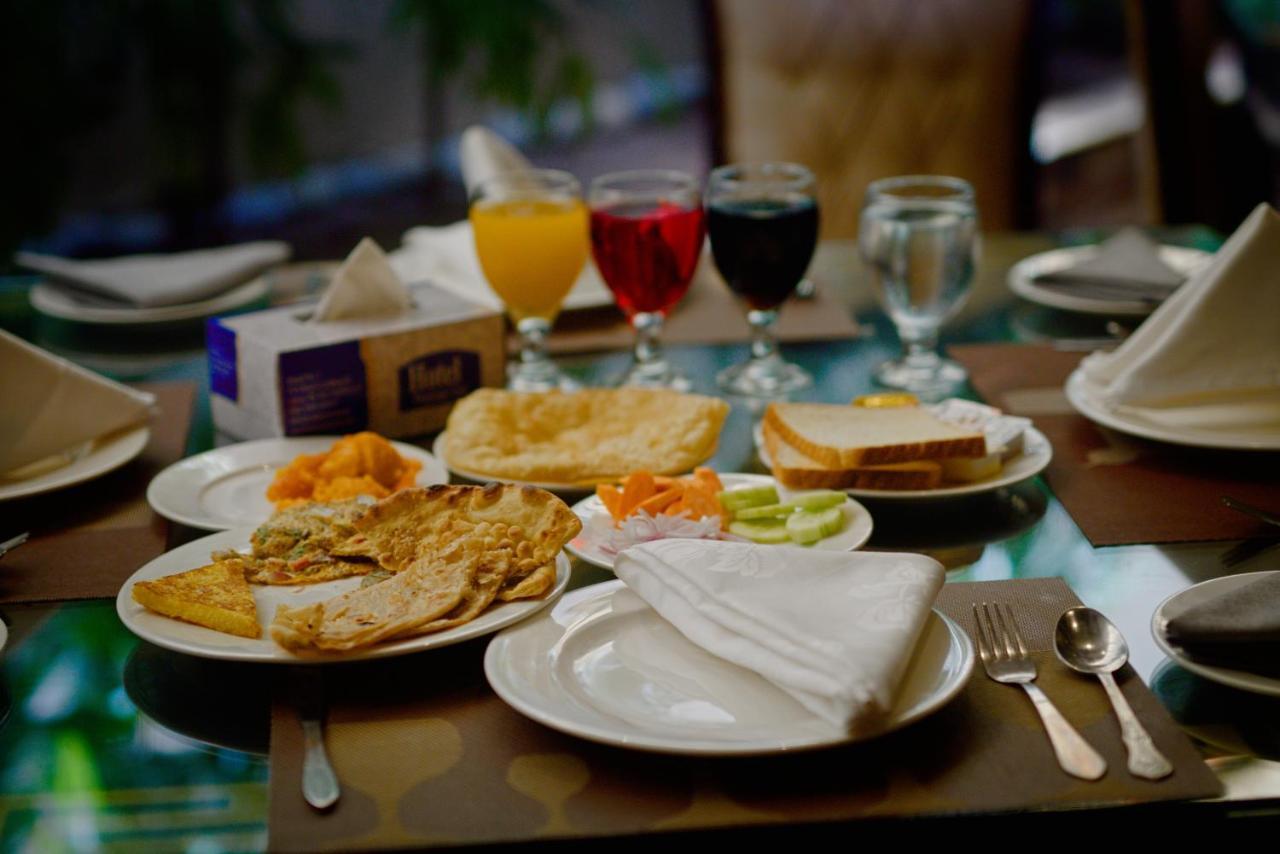 Premier Inn Grand Gulberg Lahore Exteriér fotografie