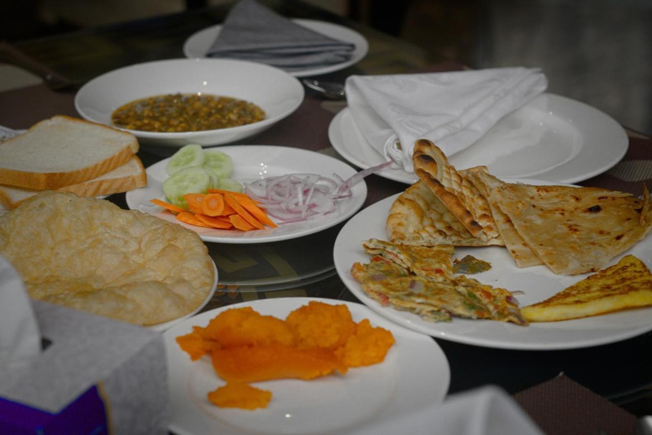 Premier Inn Grand Gulberg Lahore Exteriér fotografie